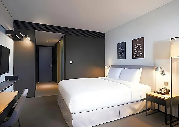 Sawasdee Sukhumvit Hotel